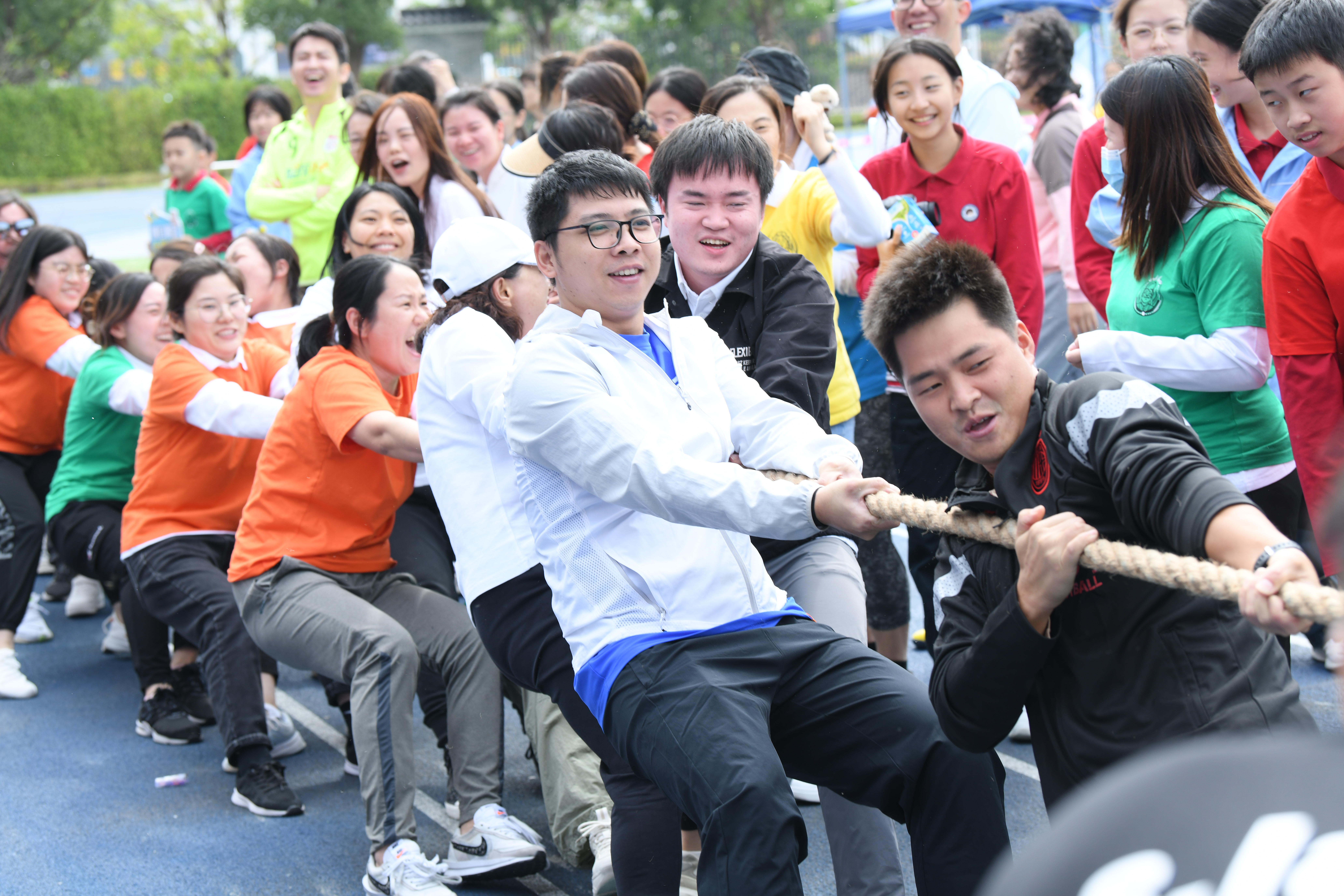 图08-09家委会和家长义工团队参加学校的运动会、中秋游园活动 .jpg