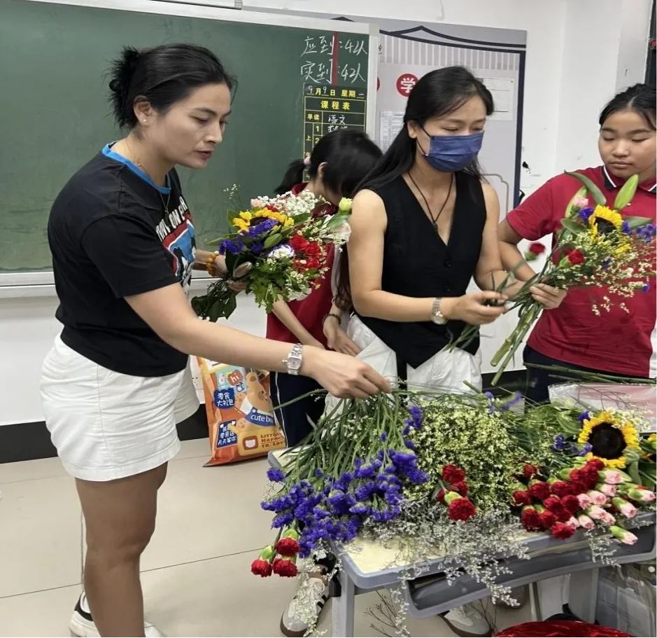 图06插花活动2.jpg