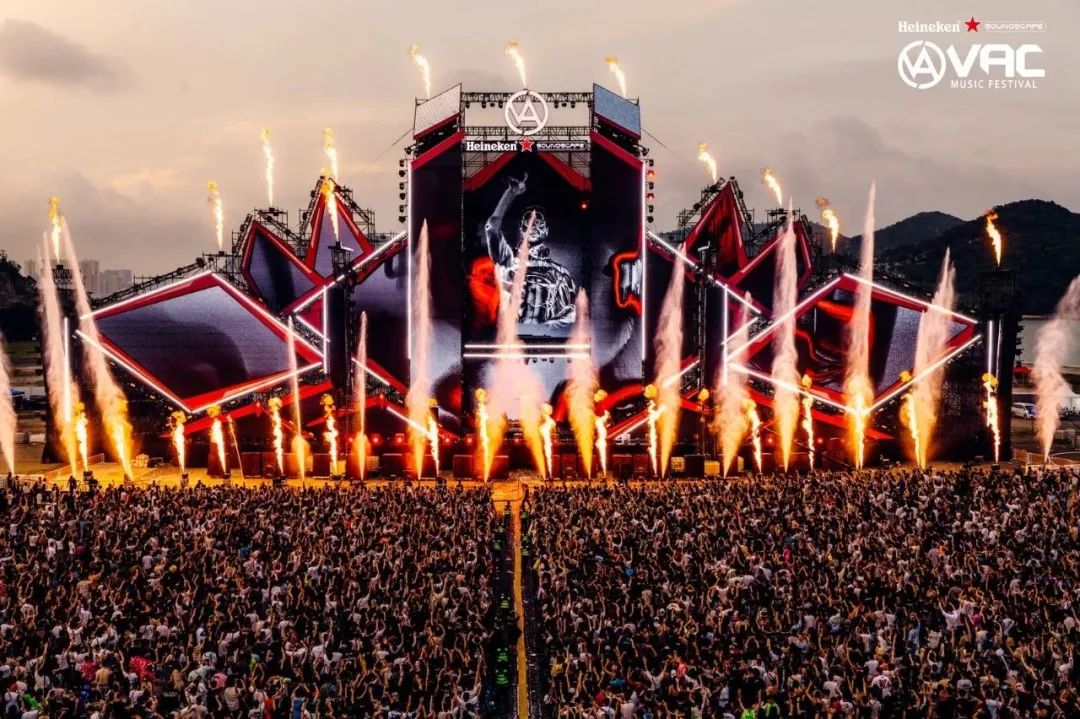 VAC电音节万人狂欢的现场.jpg